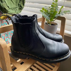 Dr Martens 2976 Chelsea boots